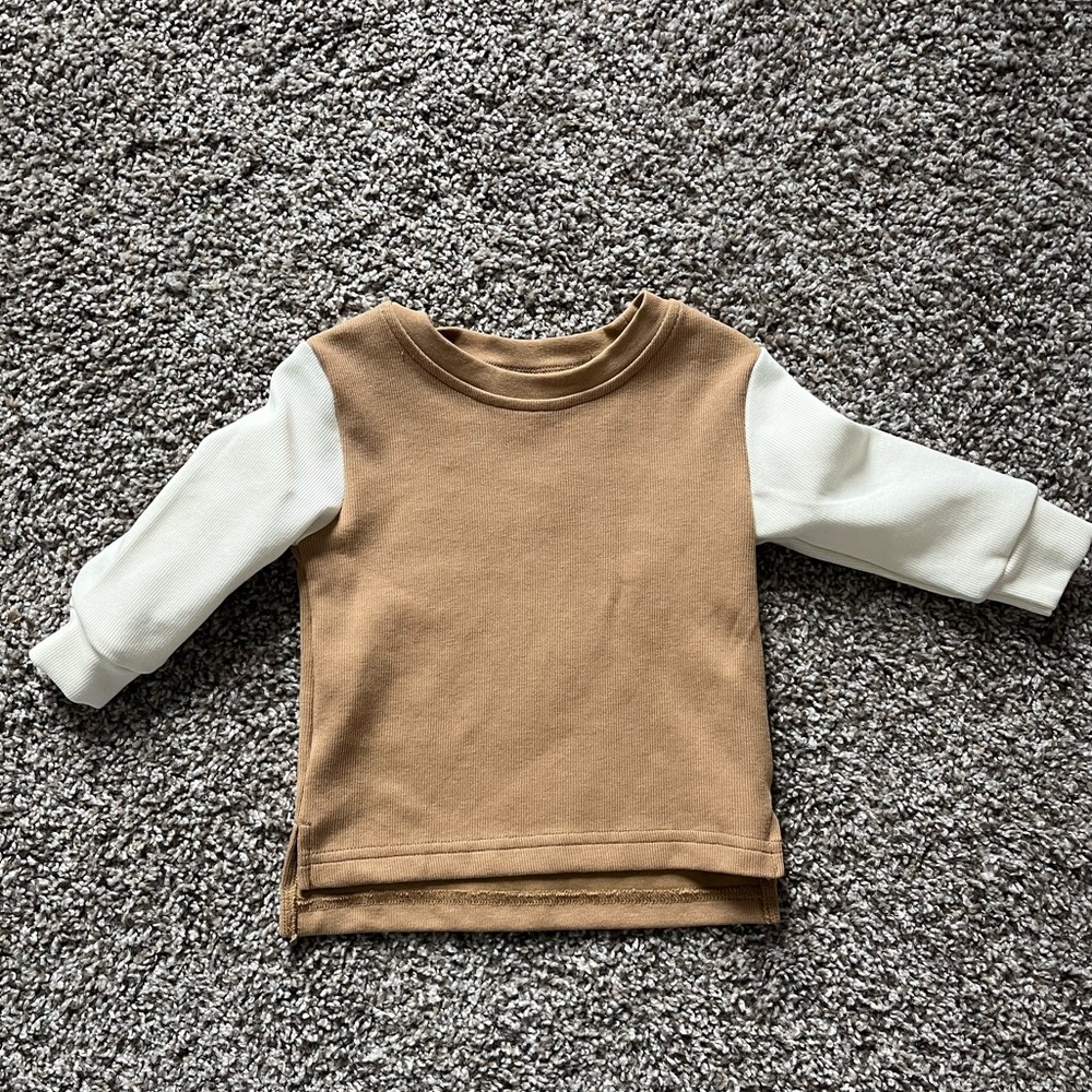 Lightly worn 1 x Trilogy Design Co. White and Tan, 6-12 m.